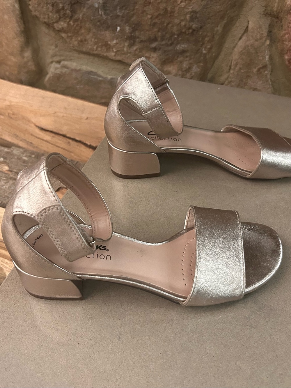 Clark’s Elegant Metallic Gold Block Heel Sandals with Ankle Strap 6M